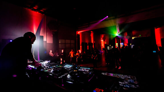 Timothy Linetsky aka Underbelly performing live