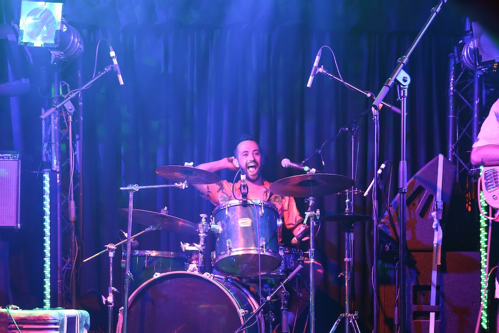 ZP007_giorgio_cortiana_Drums2 Giorgio Cortiana playing drums in a live setting